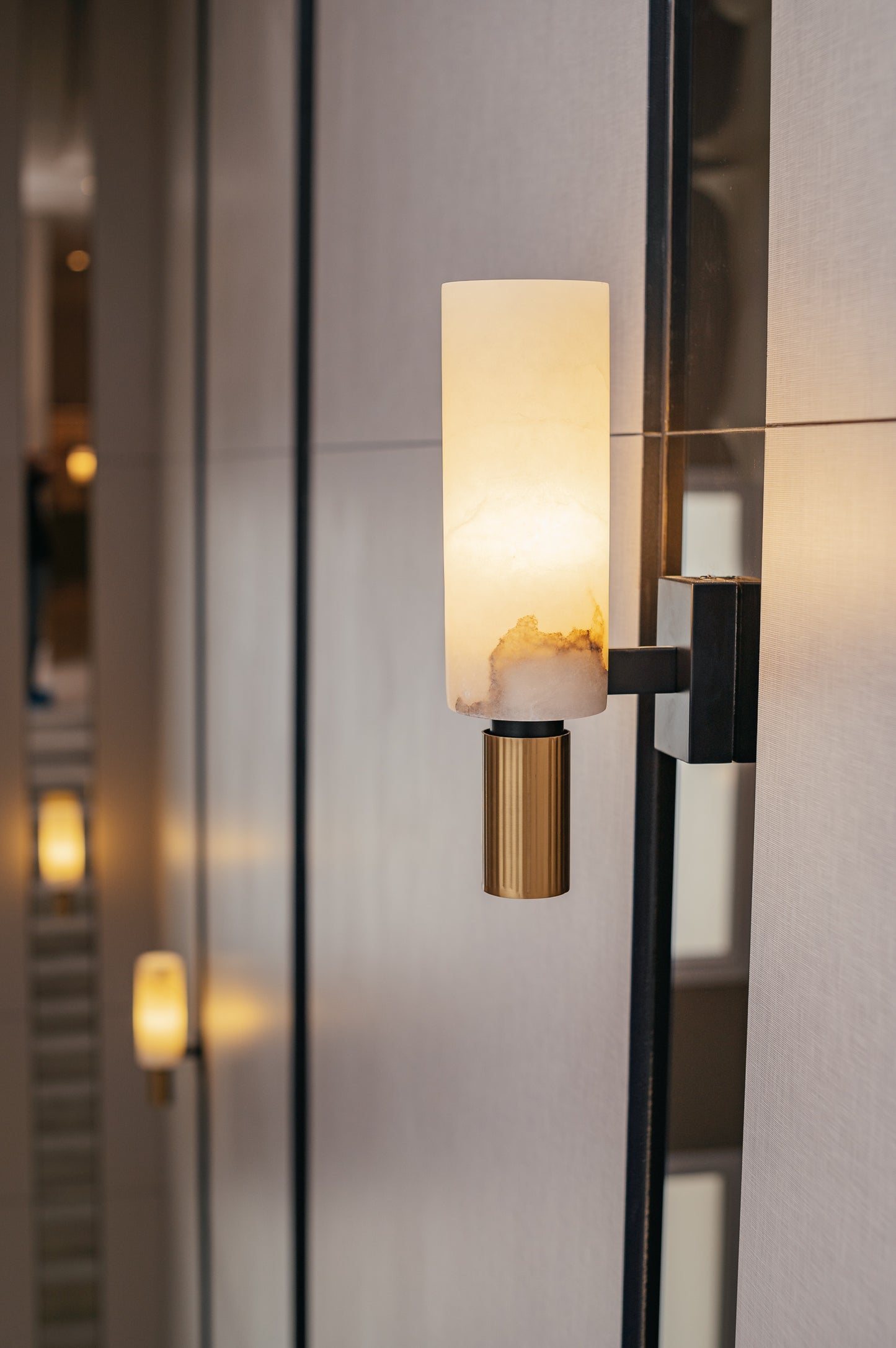 LINEA MARBLE WALL LIGHT