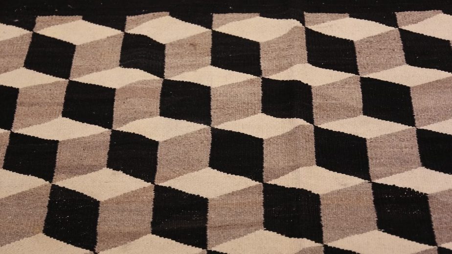 METTALIC CUBE RUG