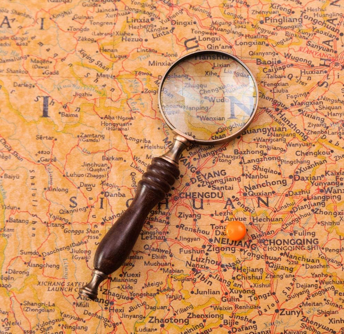 THE HERITAGE MAGNIFYER