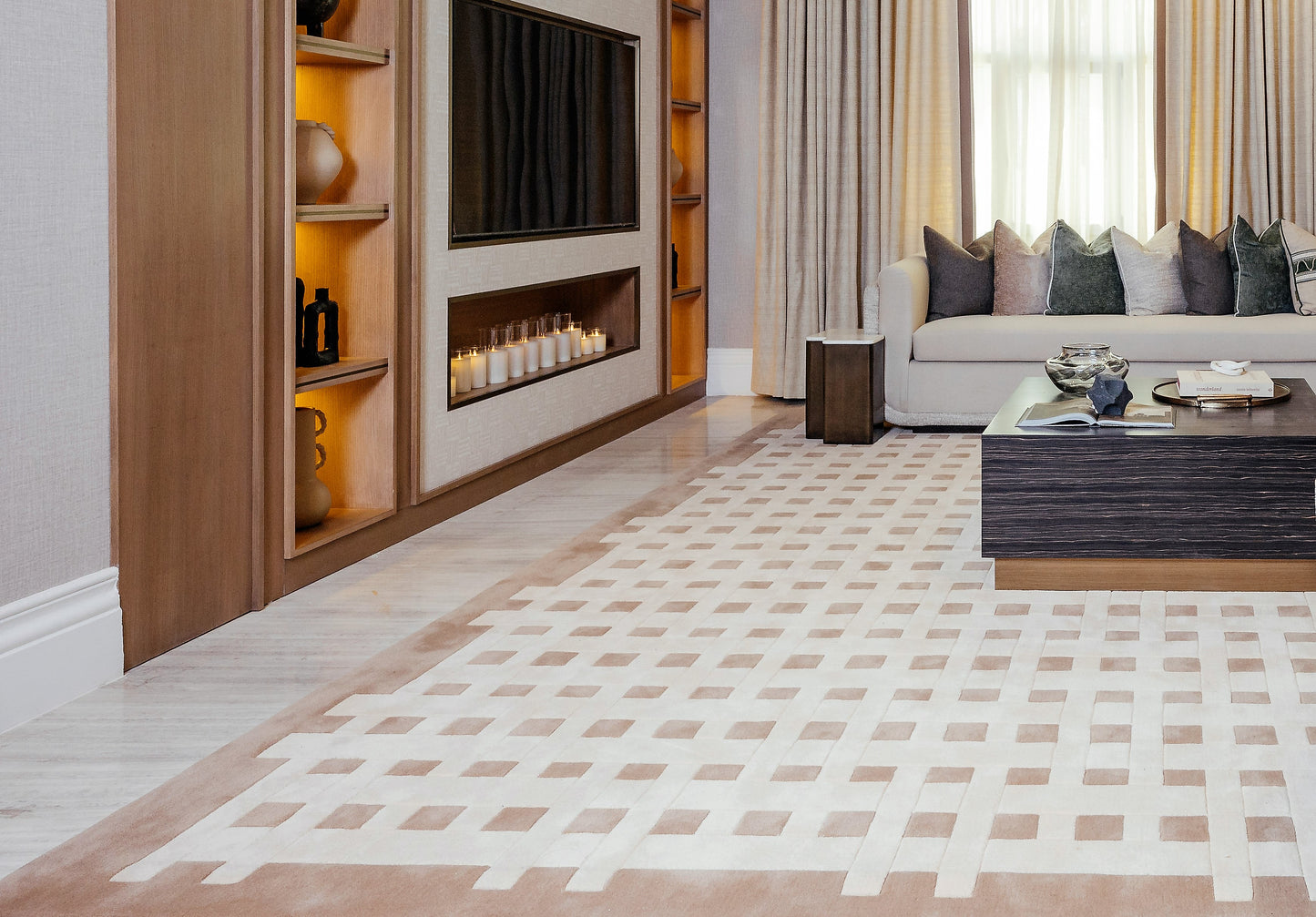 WOVEN LATTICE RUG