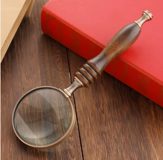 THE HERITAGE MAGNIFYER