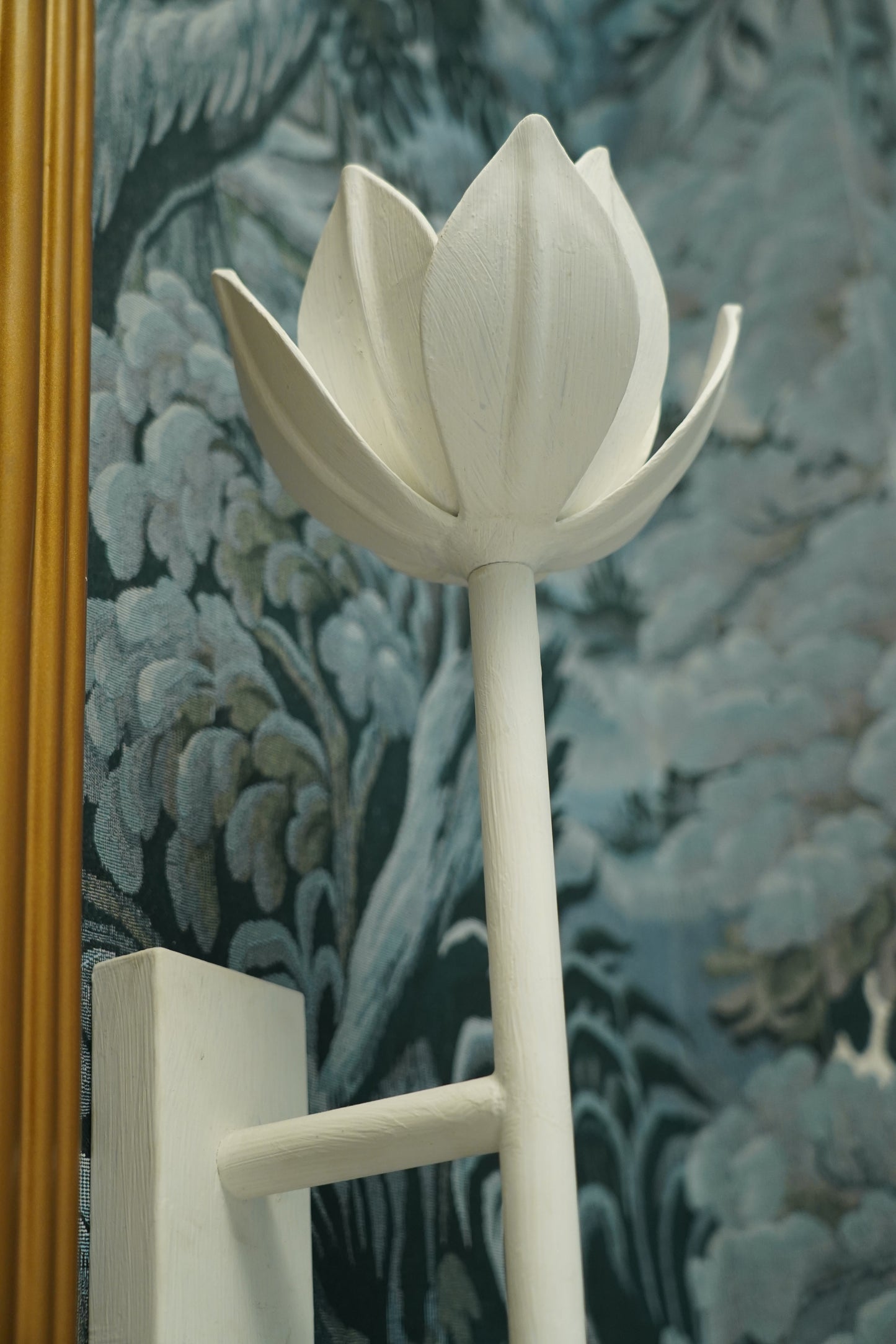 LOTUS WALL LIGHT