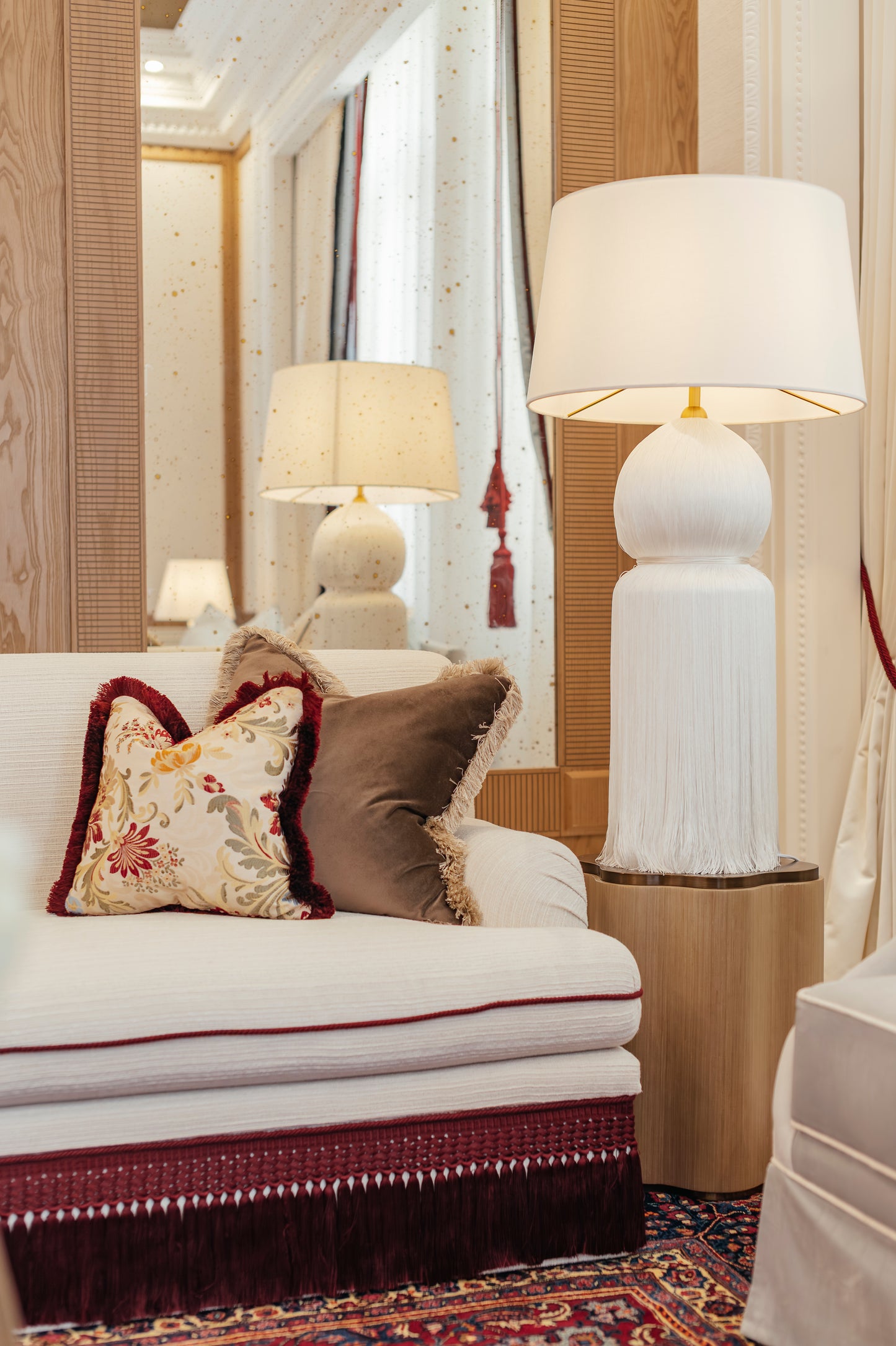 IVORA TASSEL ACCENT LAMP