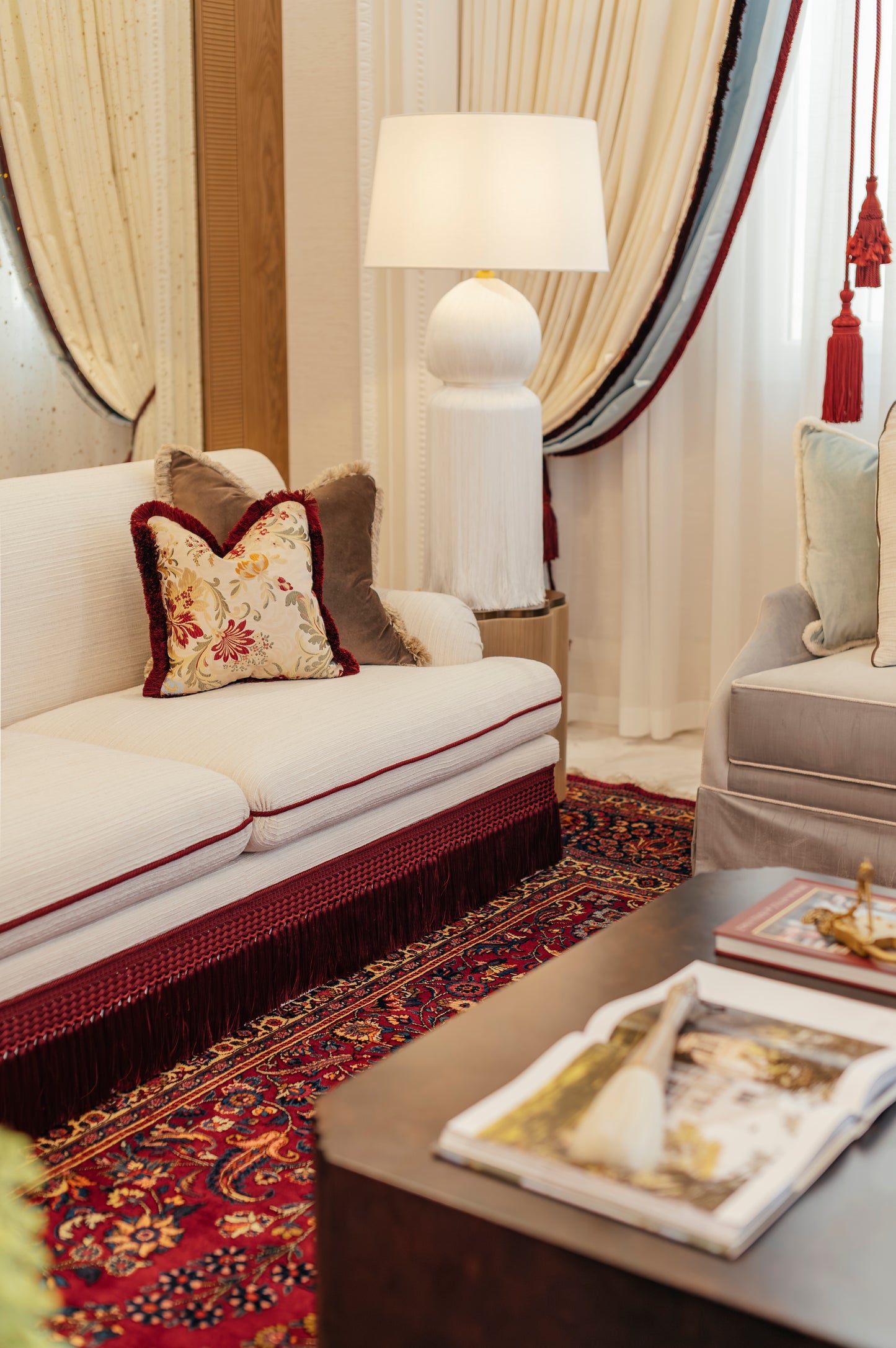 IVORA TASSEL ACCENT LAMP