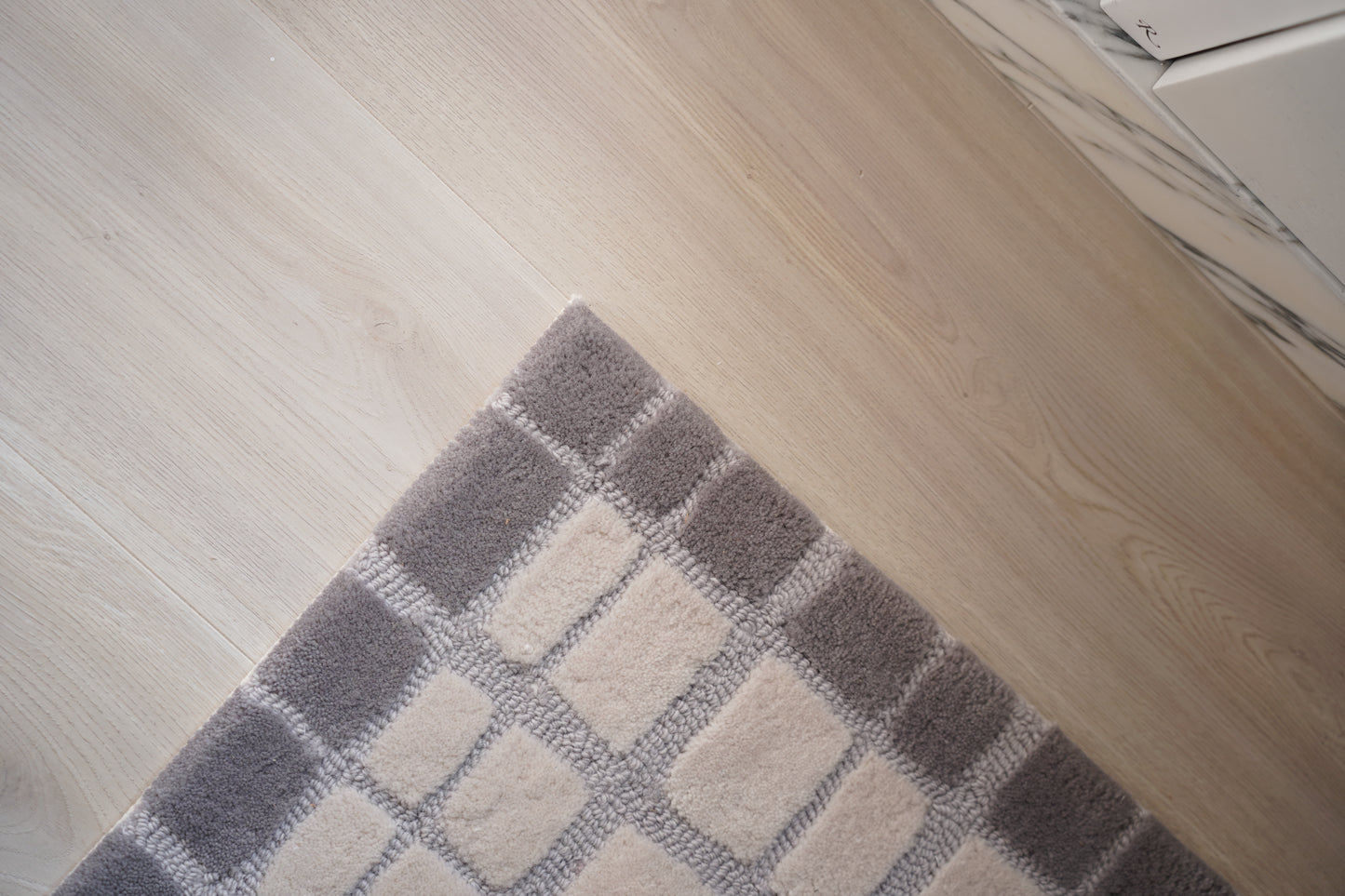 URBAN MESH RUG