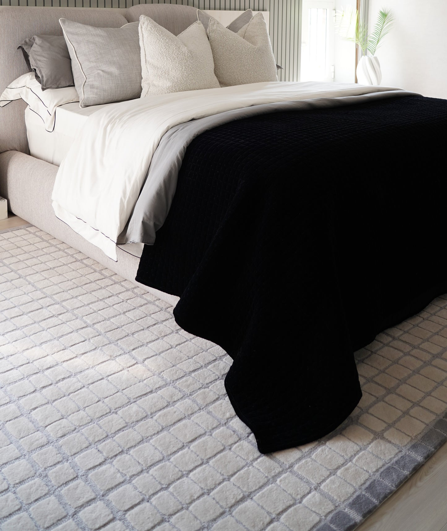 URBAN MESH RUG