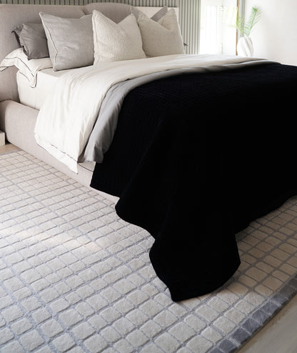 URBAN MESH RUG